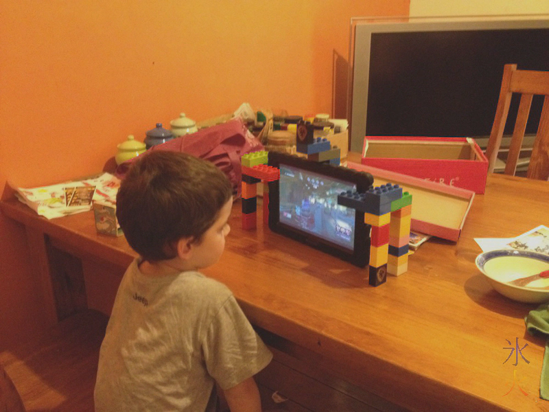 Duplo tablet stand Duplo tablet stand