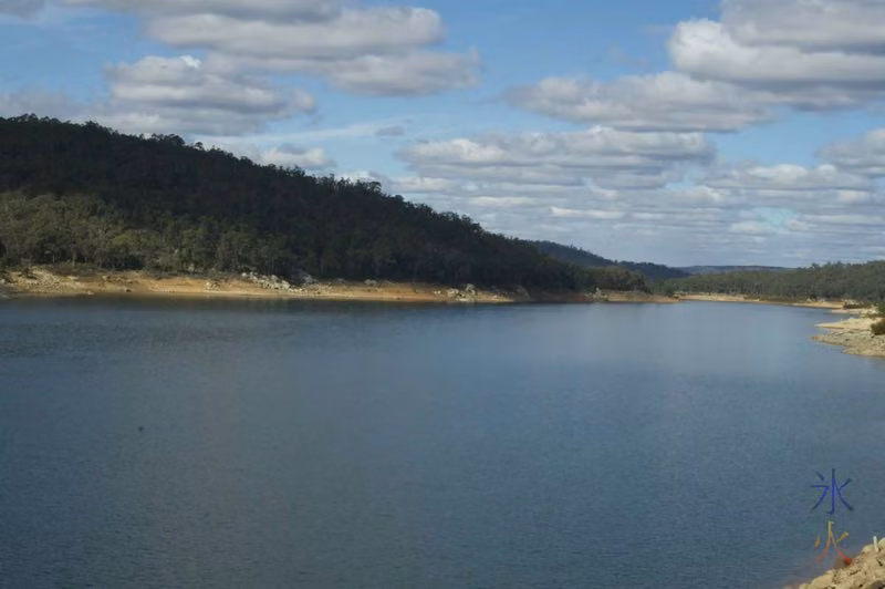 Mundaring Weir gratuitous pretty shot