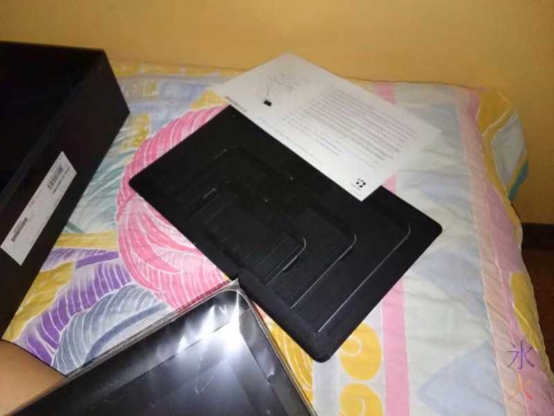 Wacom Cintiq Hybrid stand