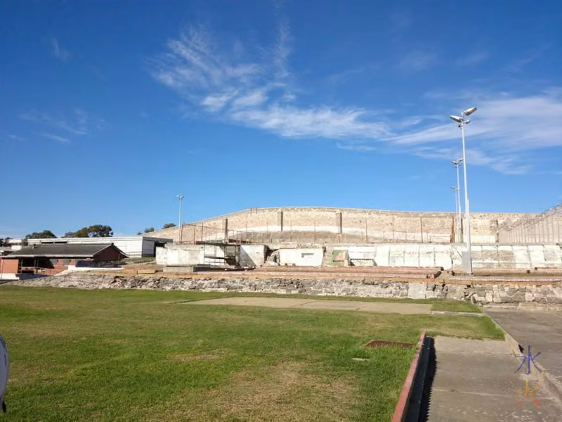 Wall following curve of the hill