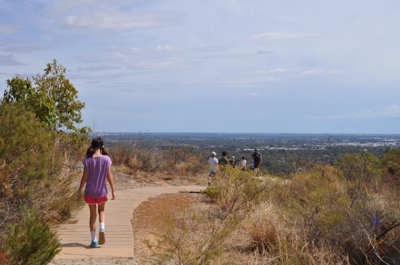 Lesmurdie Falls trail, Western Australia