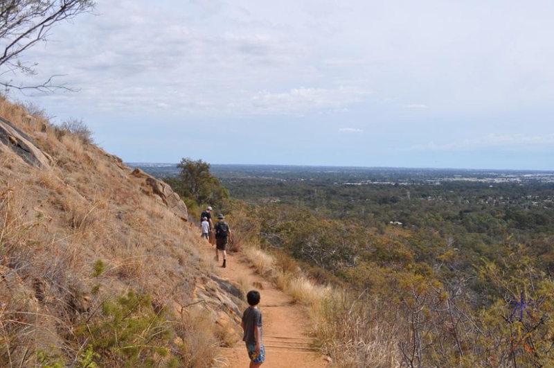 Lesmurdie Falls trail, Western Australia