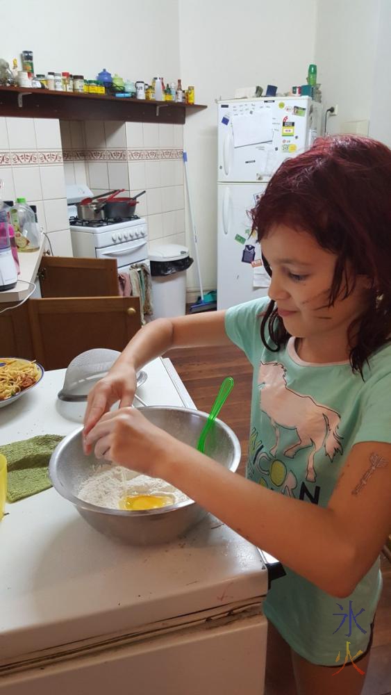 10yo making a batch of pikelets