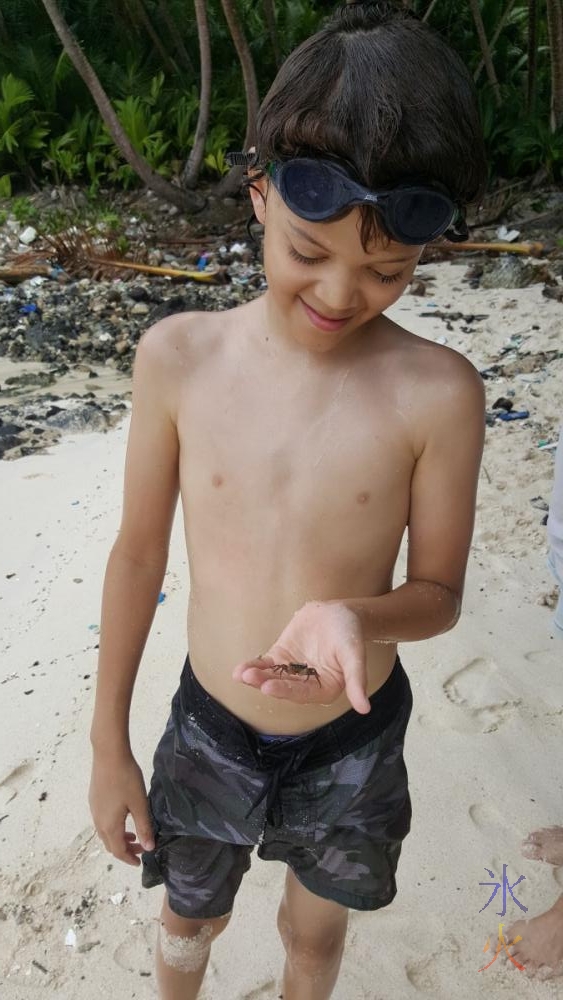 12yo-holding-crab-christmas-island