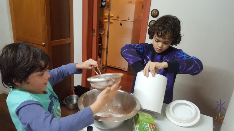 boys-doing-brownie-dry-ingredients