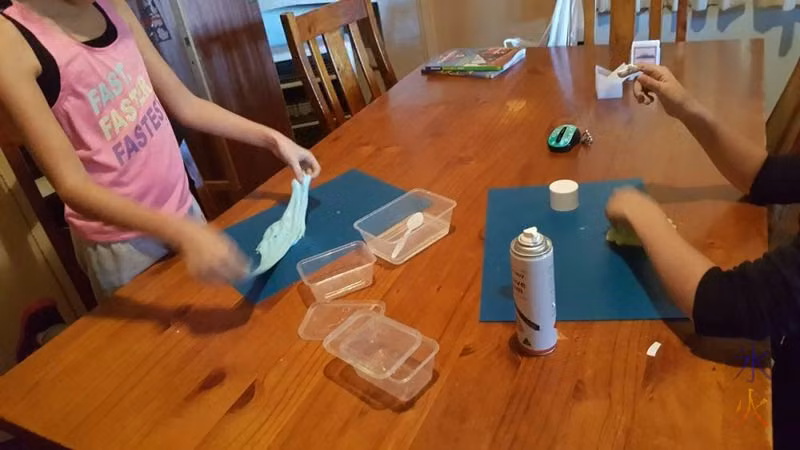 girls-making-slime