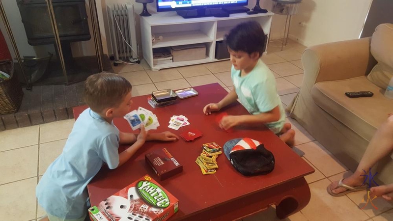 8yo-6yo-playing-exploding-kittens