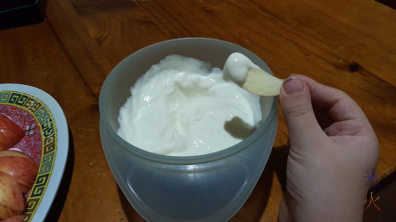 apple and yoghurt snack