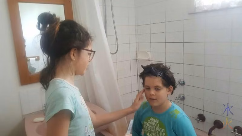 11yo-giving-9yo-facial-scrub