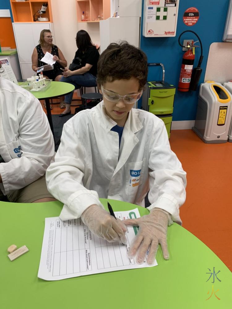 14yo doing geochemistry unit in Scitech, Perth, Western Australia