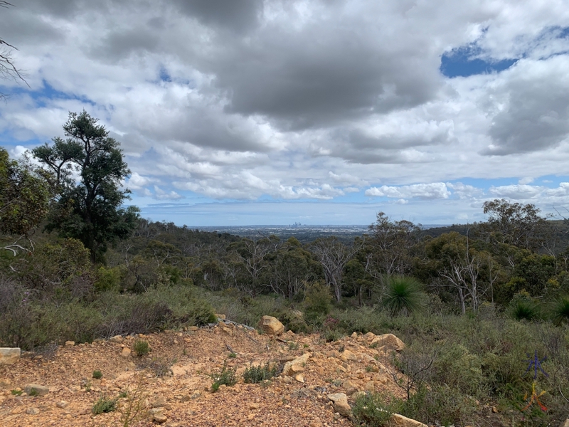 hiking in Banyowla National Park, Western Australia