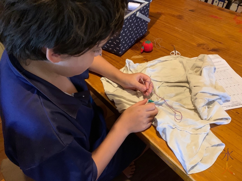 12yo-learning-how-to-sew