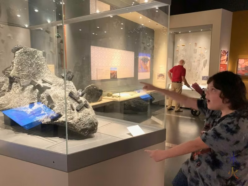 12yo Youtube thumbnail parody with a large mineral deposit, Boola Bardip Museum, Perth, Western Australia