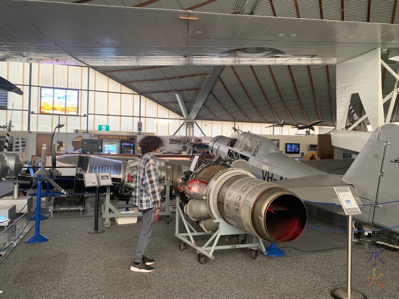 16yo looking at some plane thing at Aviation Heritage Museum, Bull Creek, Western Australia