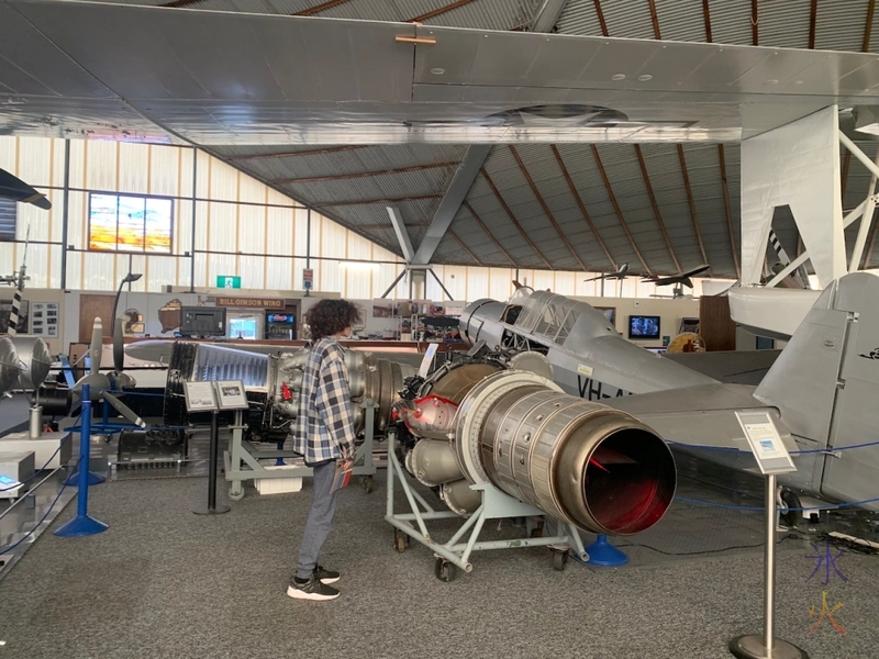 16yo looking at some plane thing at Aviation Heritage Museum, Bull Creek, Western Australia