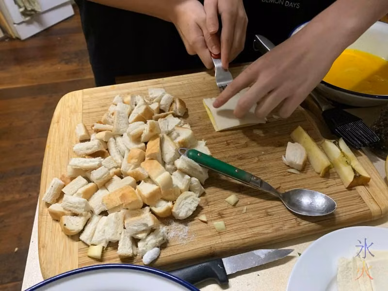 14yo crimping mini apple pie with help from boyfriend